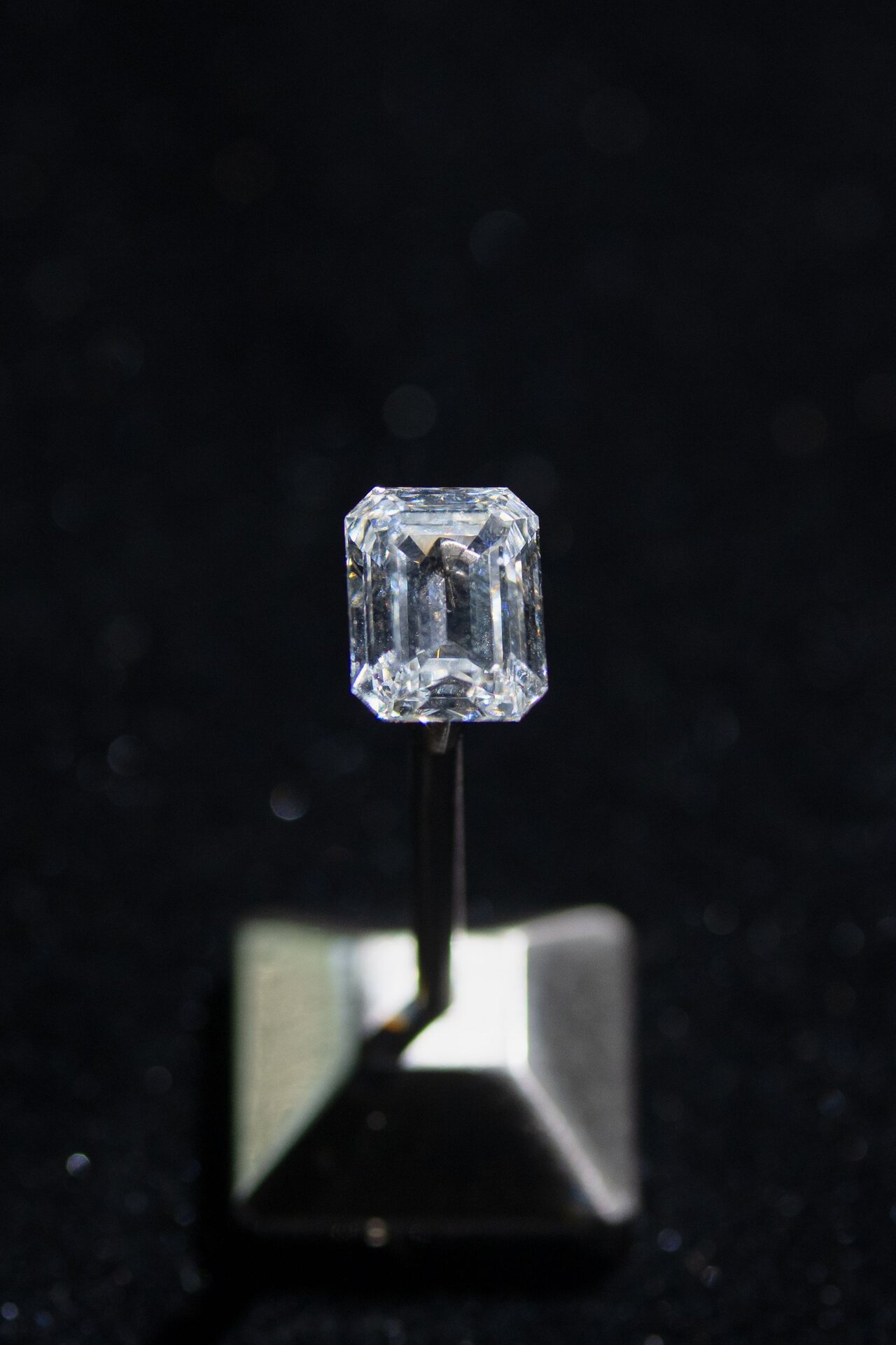5.33ct emerald-cut Hakka Ancestral Root Diamond — finished memorial diamond