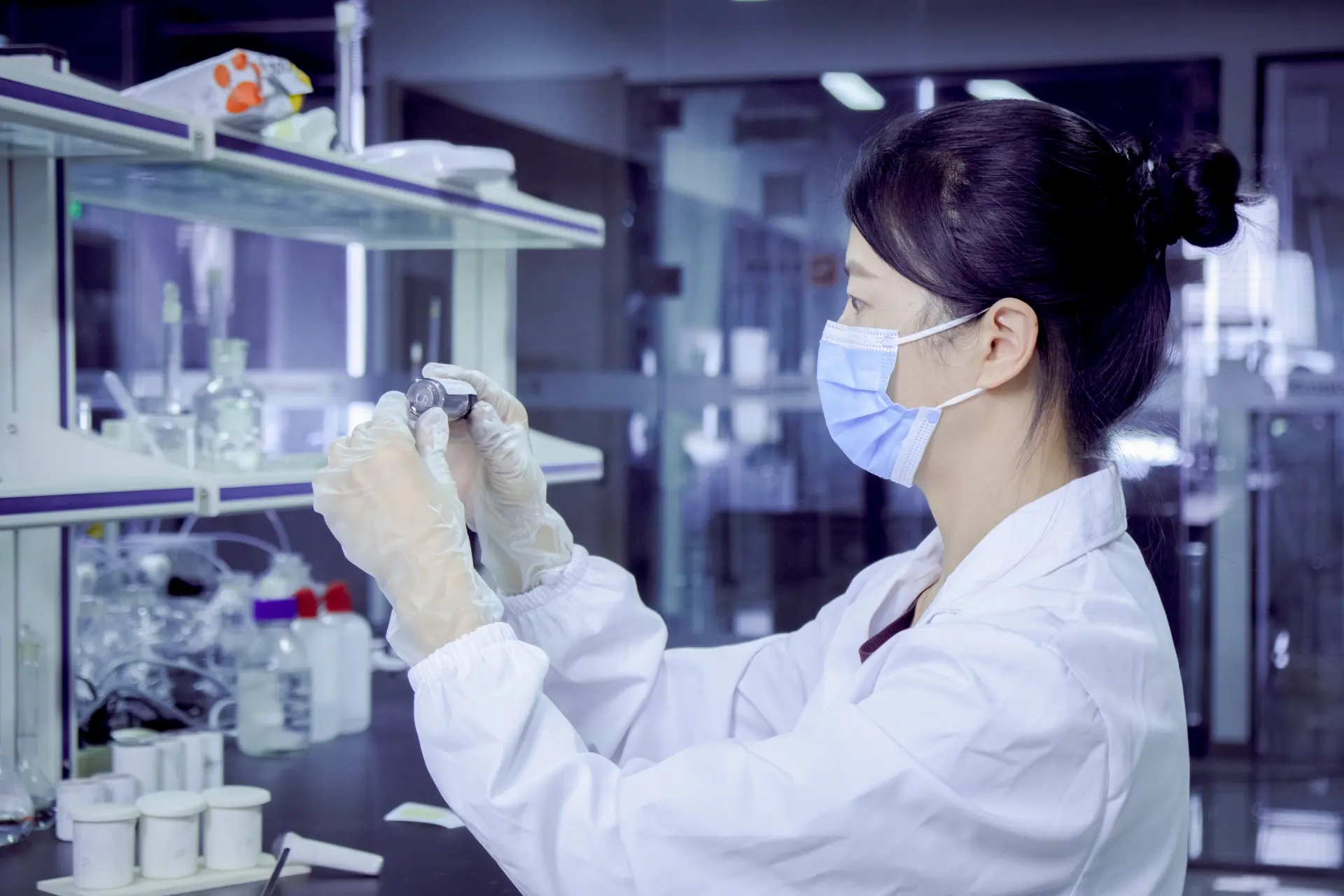 Carbon sample transfer and mixing procedure in memorial diamond laboratory