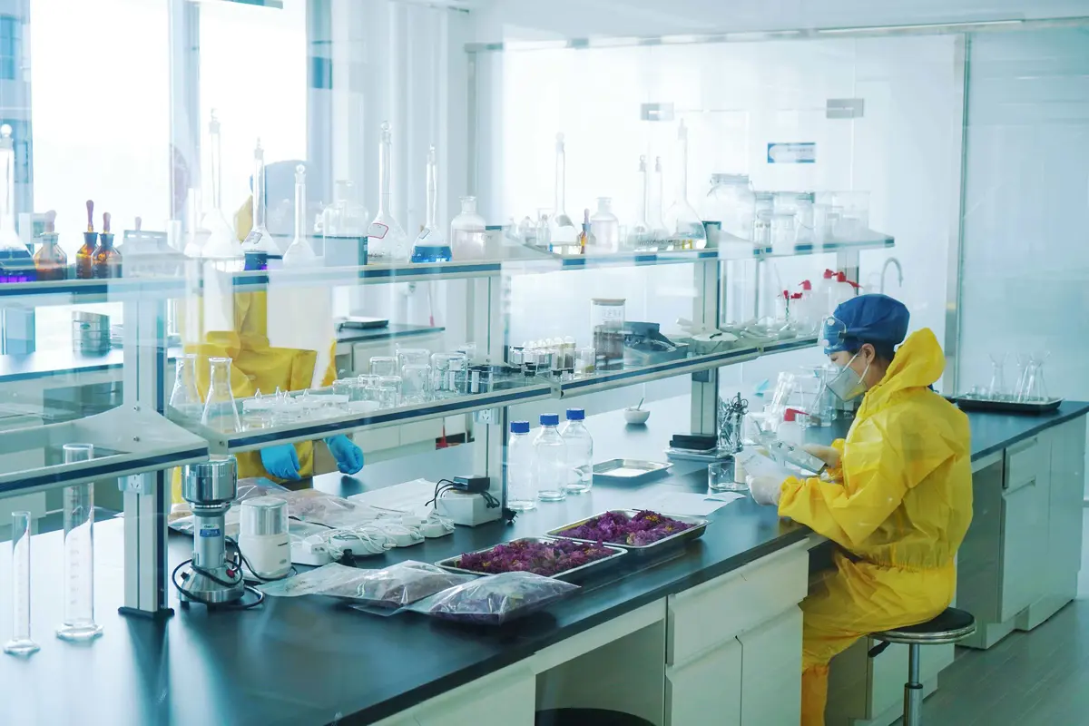 BioGem Lab clean-room manufacturing floor — unidirectional material flow design