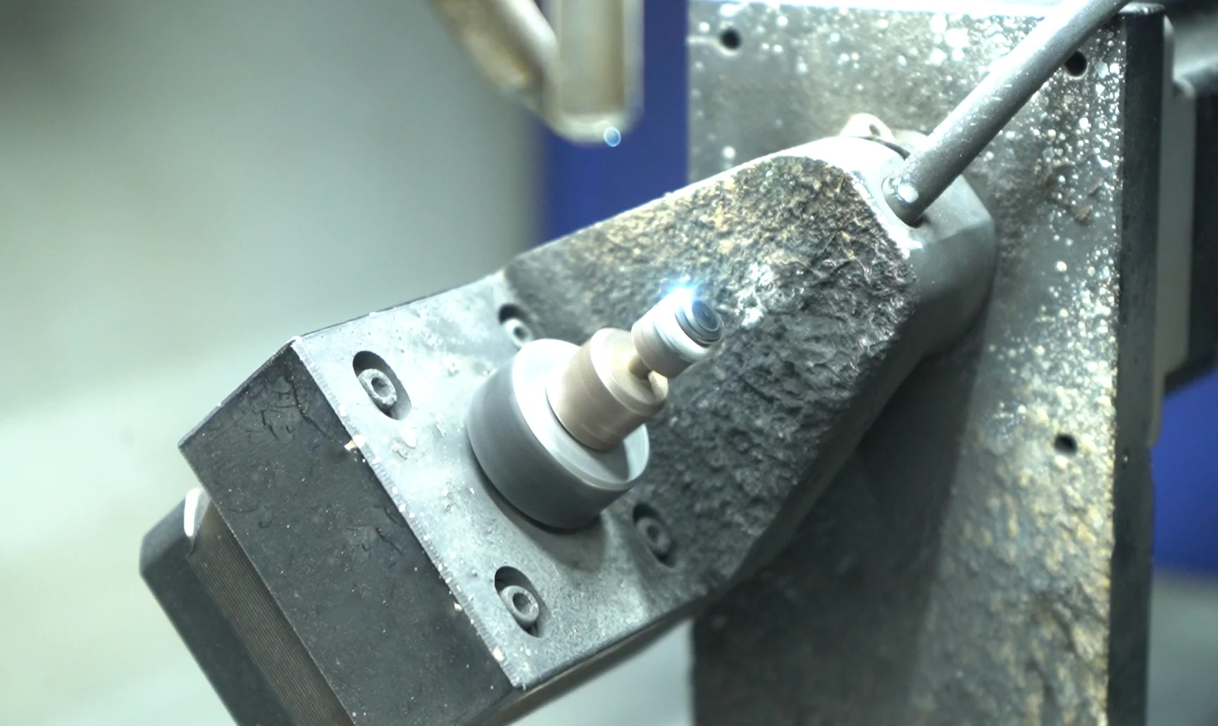 Diamond laser cutting — precision shaping of memorial diamond rough crystal